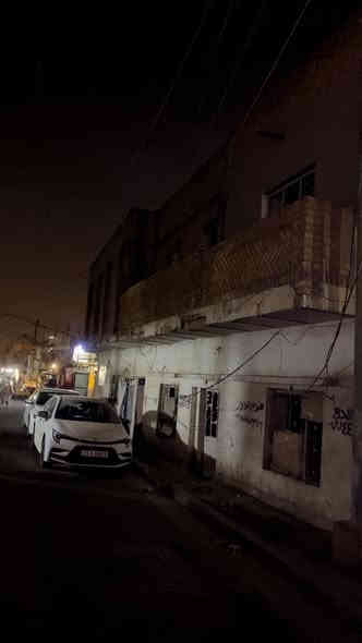 بناية للبيع في الطوبجي قرب ساحة البيضان المساحه ١١٧ سمجه ركن على شارعين مجاور مولدة سيد جاسم تعتبر ارض سند مستقل طابو سكني بأسمي للاستفسار الاتصال على ***********
