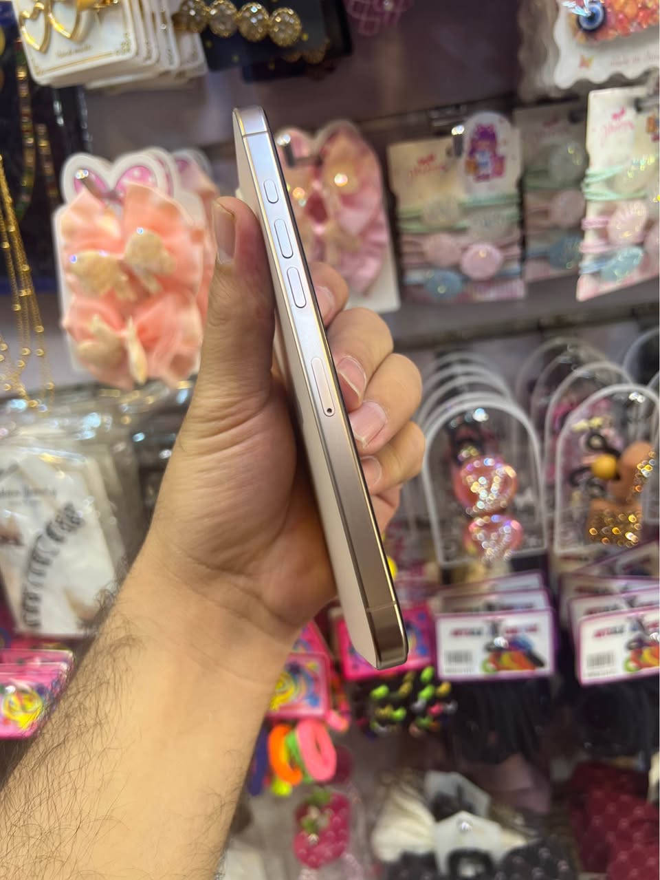 ١٦ پروماكس ٢٥٦  ٢ سيم zaa پاتري ٩١🔋
كارتون كامل ئه شياي مايه شه خني بيلادي❤️
زور جوان و خاوينه ماله كه دياره وه سفي ناوي🔥
ته نها ئه و نو قته ي هه يه ئه ويش  زور ديار نيه❤️
٦٧٠$ مه جال 
*********** أربيل, العراق
