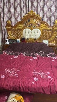 غرفة نوم • خشب • الرمانة البوعبيد