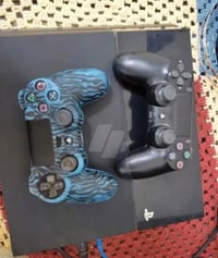 بلي 4 فات مع كامل ملحقاتها  جوستكات عدد 2  السعر 190 واتساب 0777994208...