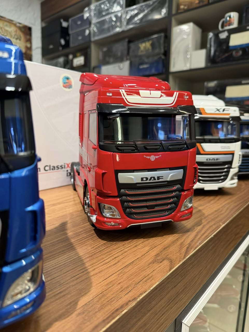 🟥🟥🟥DAF🟥🟥🟥
♦️♦️♦️1/18♦️♦️♦️
       💙❤️🤍🖤🩵 
🇮🇶گەیاندن بەردەستە🇮🇶
🚛یوجد توصیل کل محافظات عراق🇮🇶


**إذا كنت صاحب هذا الإعلان وتريد حذفه لأي سبب، رجاءا أرسل رسالة إلى الدعم الفني**