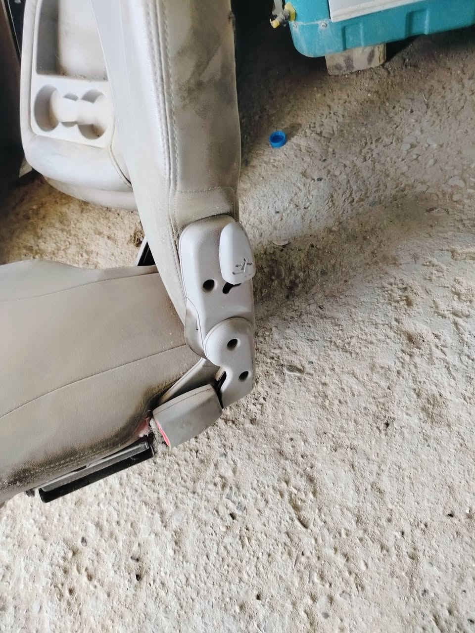 السلام عليكم كشنات مال كرنفال تحويره مال كوستر العدد 12سعر الواحد 90الف وبيه مجال 
الاستفسار ***********
