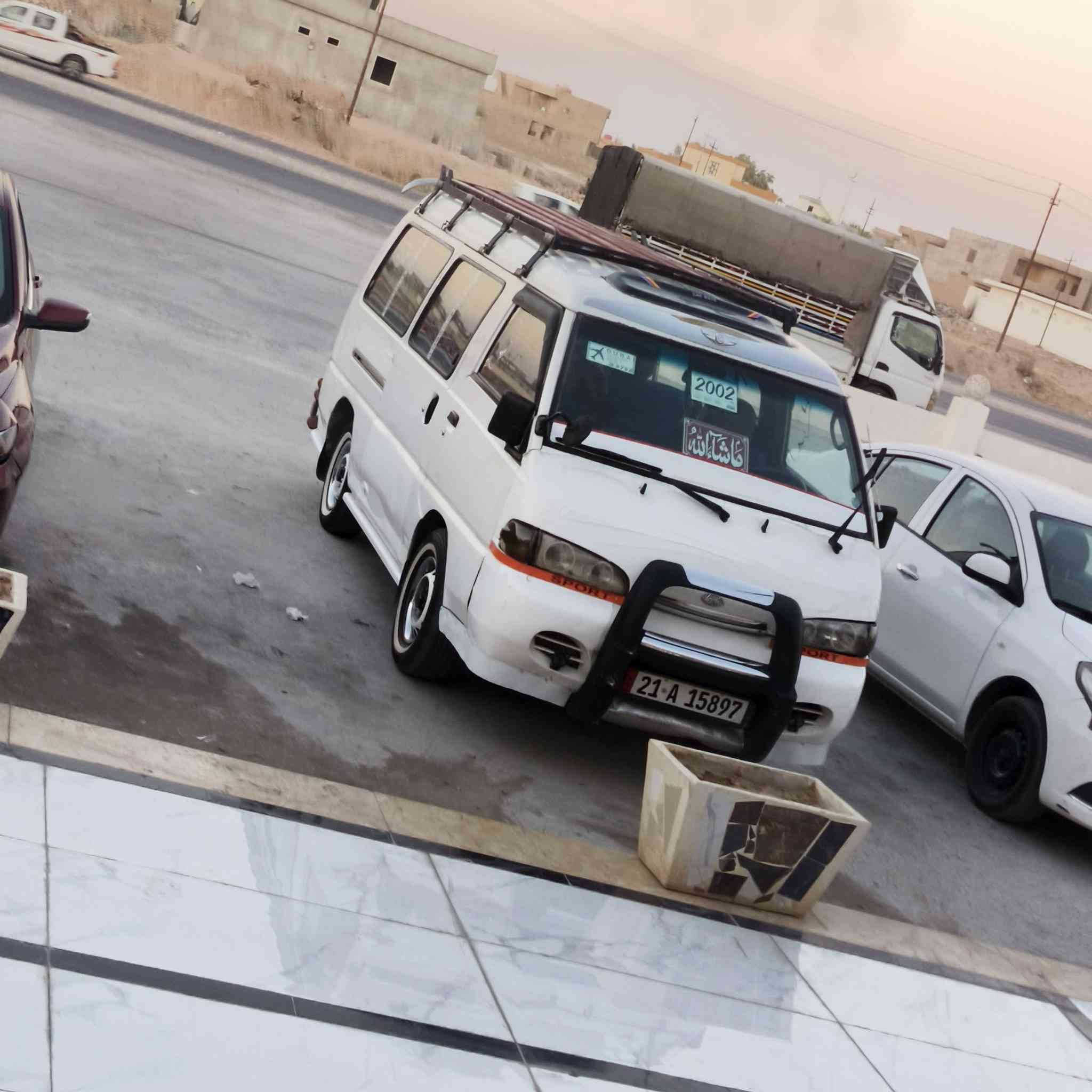 السلام عليكم كيا هونداي للبيع موديل السياره 2002 مكينه ونجي رقم سليمانيه مكان سياره تلعفر سعر ٧٠ وبيها مجال    رقم الهاتف ***********
