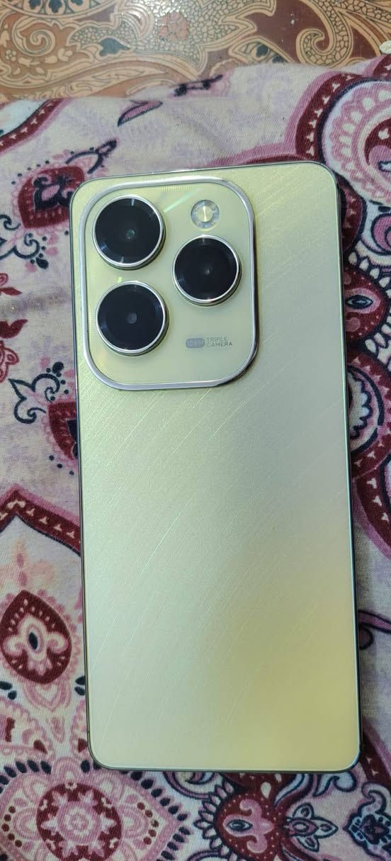 جهاز نظيف للبيع زيرو 40 برو ذاكره 256 سعر 150 الف وبي مجال رقم الهاتف ***********
