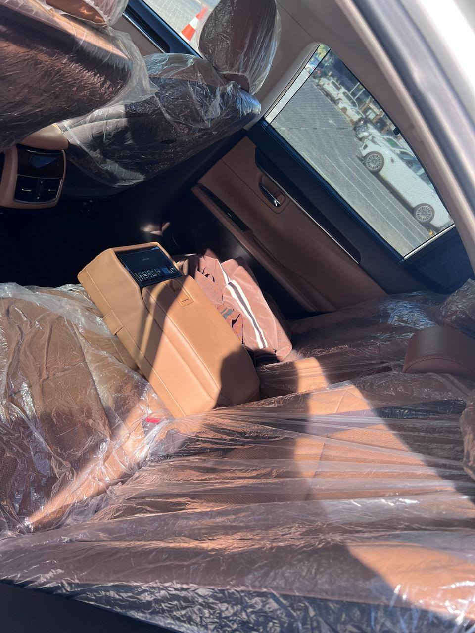 ليكزز موديل 16 مواصفات خليجي فول فول مكفوله من صبغ  و البارد سيارة لوك للااستفسار *********** مكان اربيل 
6سلندر
بانوراما
داخل قرميدي
كشنات خزن تبريد ميموري
5 برداد
شاشه كبير
داخل ساج
حساسات
تبريد مركزي أربيل, العراق
