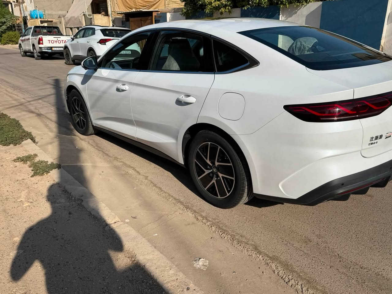 السلام عليكم 

Qin l    2024
بطاريه جبيره  120 كليو 
بانوراما اربع كامرات 
ماشيه 3000 
مكفوله من كلشي 

بغداد 
***********
سعرها 26 وربع
