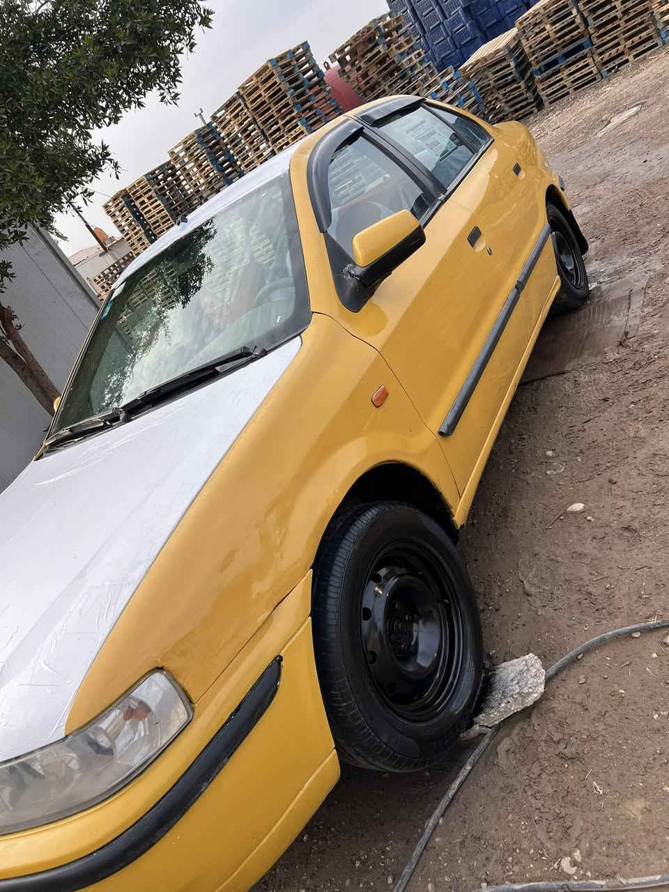 السلام عليكم سمند موديل ١١ داخل صاجي  ناطقة سستم صوت داخل جديد سنتر لوك مسجل اواكس كهربائيات ع وضع الشركة كير مكينة باور مشط  لغد شاصي تكم قمارة كفالة مصفره هيأة وغرامات هزة جديدة وسنوية لل٢٠٣١ رقم بغداد بأسمي شخصياً مكانات صبغ اثر شخوط وبدون تبديل السعر (٣١) وبيها مجال ***********
