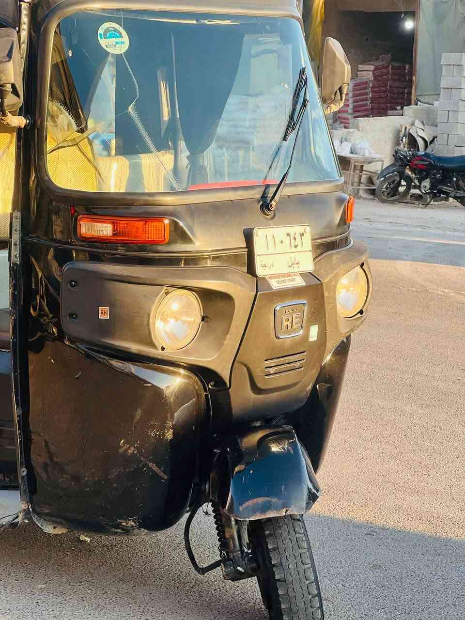 السلام عليكم شباب تكتك للبيع موديل 2021 شهر 12 رقم انكليزي و سنويه مكينه مكفوله تكتك كفاله بيها رصعه عل بارد الدوس قليل خياس تكتك بدون ضربه بدون صبغ تجي تشوف بعينك *********** مكاني بغداد حي العامل السعر 8250بيها مجال
