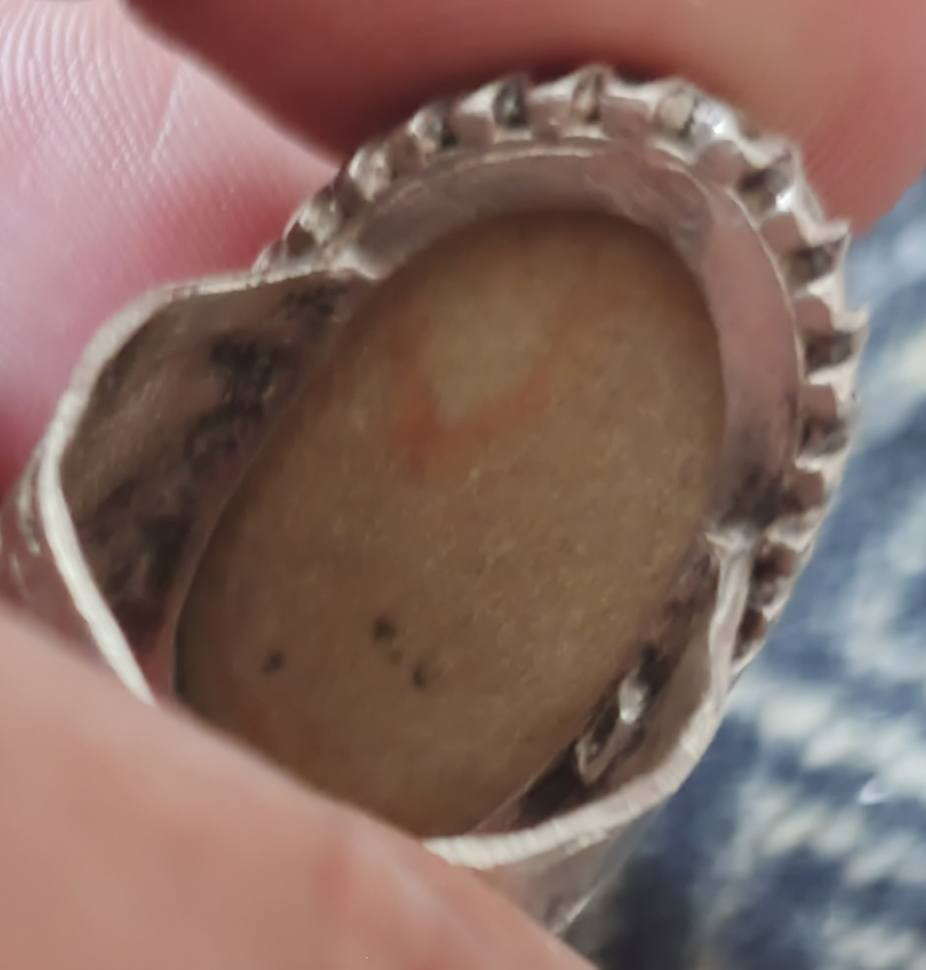 خاتم للبيع ما مجروخ صياغه ثقيله يوجد توصيل لجميع المحافظات حجم راهي ***********
