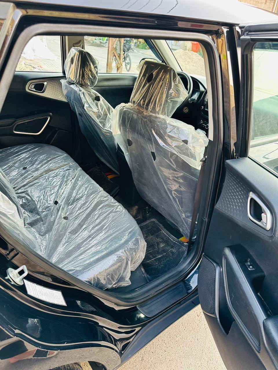 سول موديل 2021
السعر 125
حجم المحرك 2000
صبغ 2قطع موضح 
جاملغ خلفي وباب خلفي  
بجم كبس 
صور الحادث منشوره 
للاستفسار *********** بغداد, العراق
