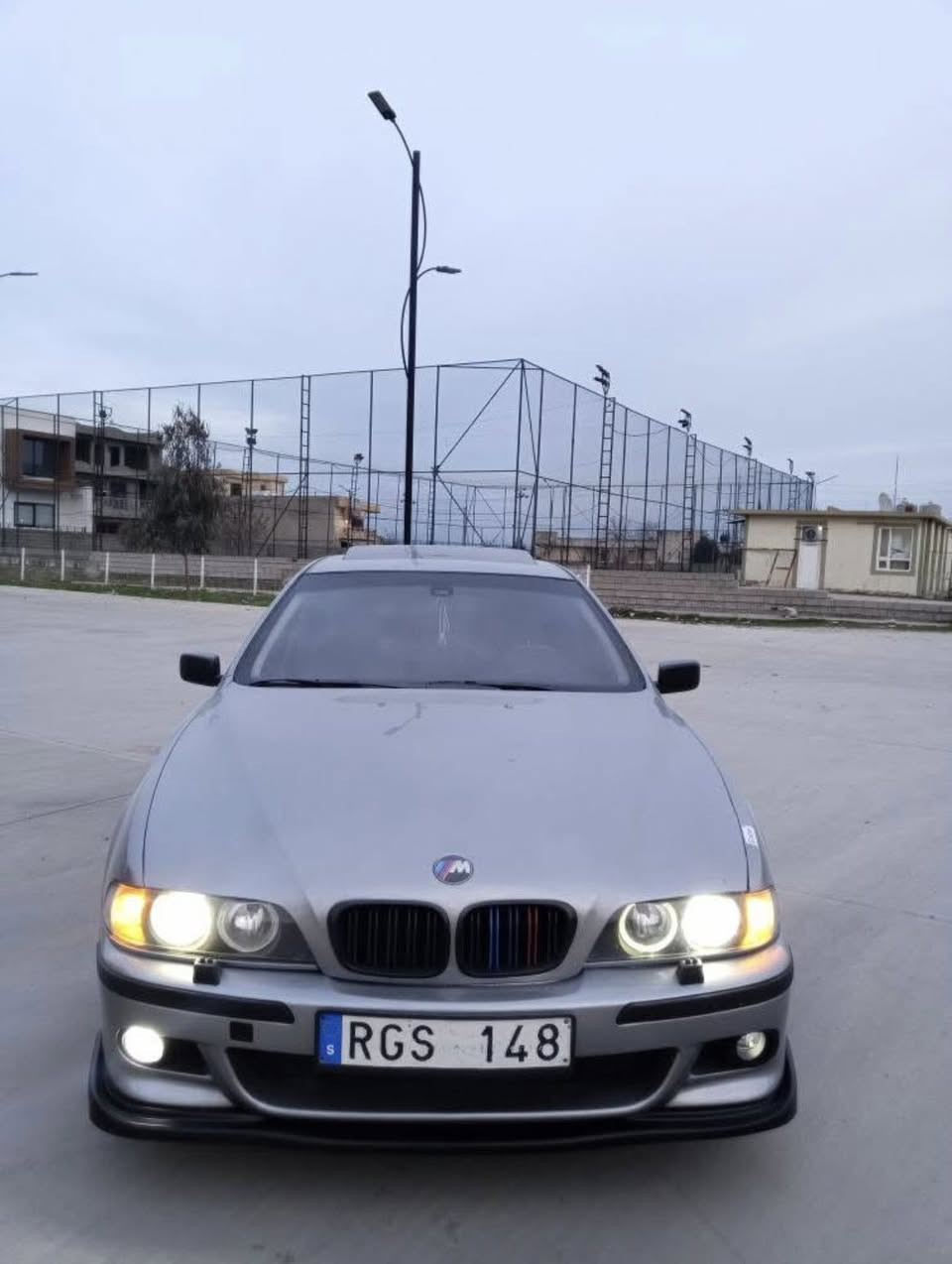 فرؤشتن و گورينه وه
بيئيم سه قه ر 525 
فول مواصفات 
مه نه فيست ئه صلى ابرايم خه ليل
نموونه ى جوانيه 
گه نجانه يه 

سلايت شوشه 
ده عمى پيشM
ده عمى دوا M
عه ته رى M
لايتى M

تؤماتيك 
ده بل گير 
٤جام كاره با +ئؤتؤ

ته بريت سارد و گه رم له سه ر سويچ
ناو ره ساسى 
كوشن جلد 
كوشن هيته ر 
سوكان ڤؤليؤم
شاشه ئايپاد 

٤تايه و ويلى لؤكى بيلادى له ژيردايه 

 بى ده عم بي ليدراو 
بوياخ سه قف و حيزام به شه رت 

به شه رتى گير و مه كينه و ئه كسل و 
ته وره قه و مه نه فيست و هه موو شتى 

شوين؛زه را يه ن 
                                                    ***********
