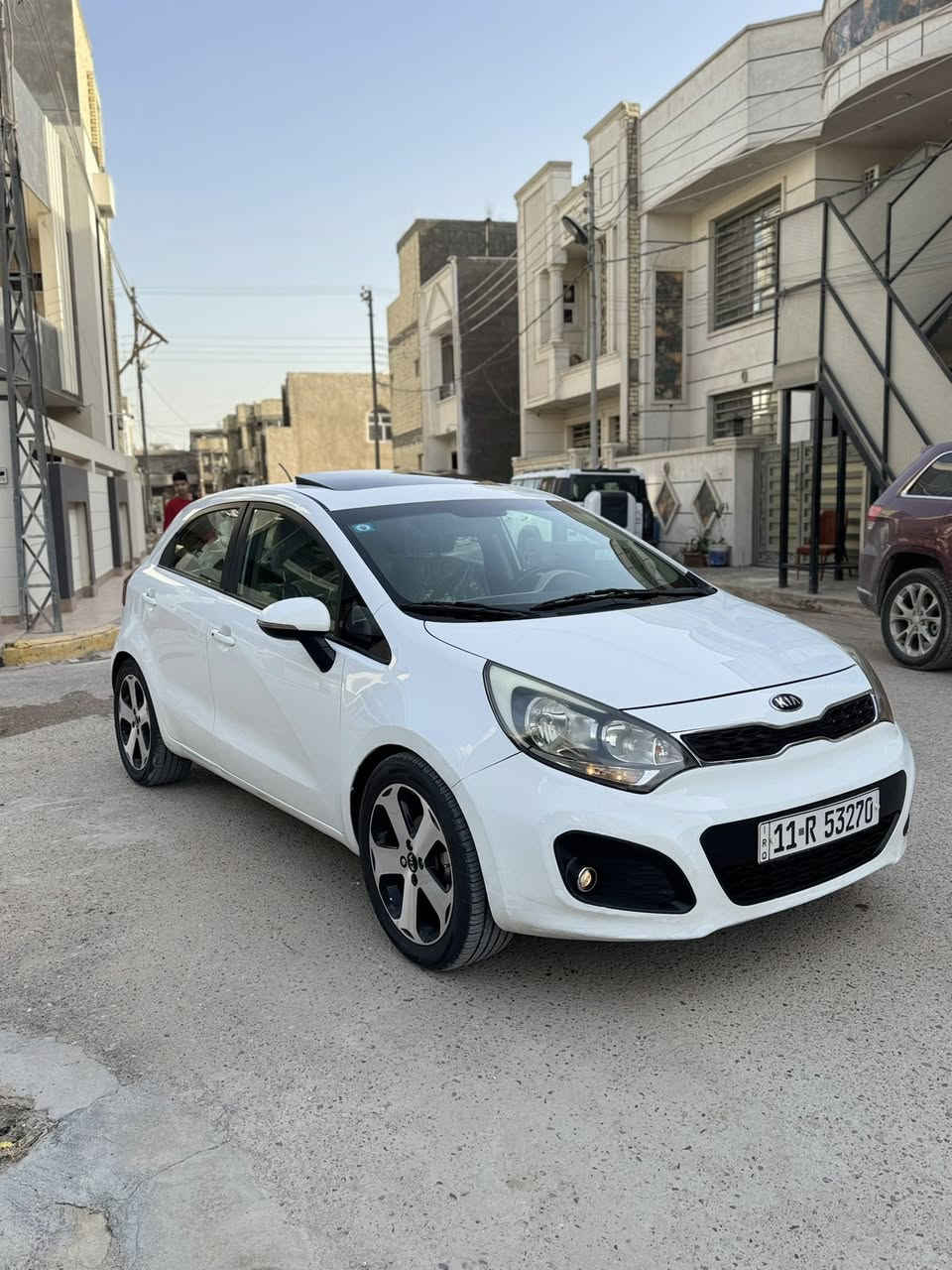 سلام عليكم /***********
كيا ريو 2015 خليجي فول موصفات رقم بغداد الجديد
سيارة جاهزة من كلشي كير او مكينة او صدر تبريد ثلج 
فول موصفات 
بصمة تشغيل او بصمة ابواب 
شاشة او كامره دوارة 
حساس امامي او خلفي 
مري شفط اشاير بل مري 
بعد بية هواي موصفات حلوه سيارة بية صبغ باب الصدر فقط اثر شخط الباقي مكفولة من صبغ 
مكان سيارة بغداد الدورة 
السعر 97 بية مجال 
***********
