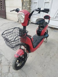 دراجه شحنه حجم 14 نضيفه وكامله  4 بطاريات وياه شاحنه الاصليه   السعر 1...