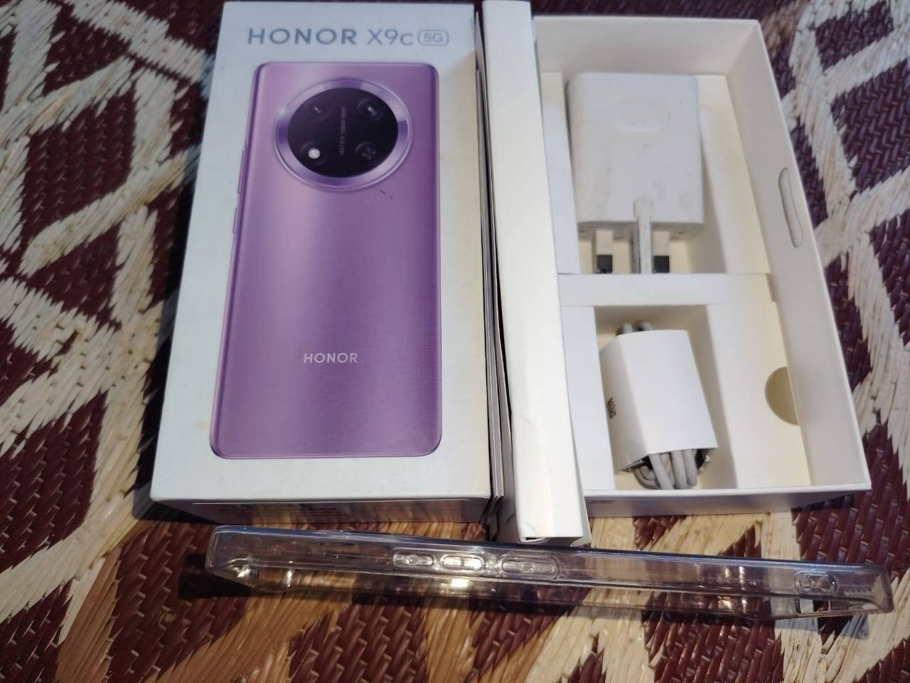 هونرX9c نضافه فوول مستخدم شهر رام 8 غراض كامله السعر 290بي مجال بسيط***********
***********
