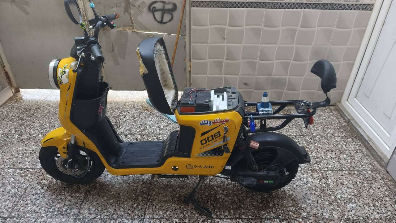 دراجه شحن R 900  خمس بطريات جهزه  من كلشي تيرات بطريات كهربيات  كله جديد شحنه اصليه جديد مكاني الشعب 
الشراي يتصل ويدلل السعر  400 بيه مجال للشراي  مراوس يرهم 
***********
