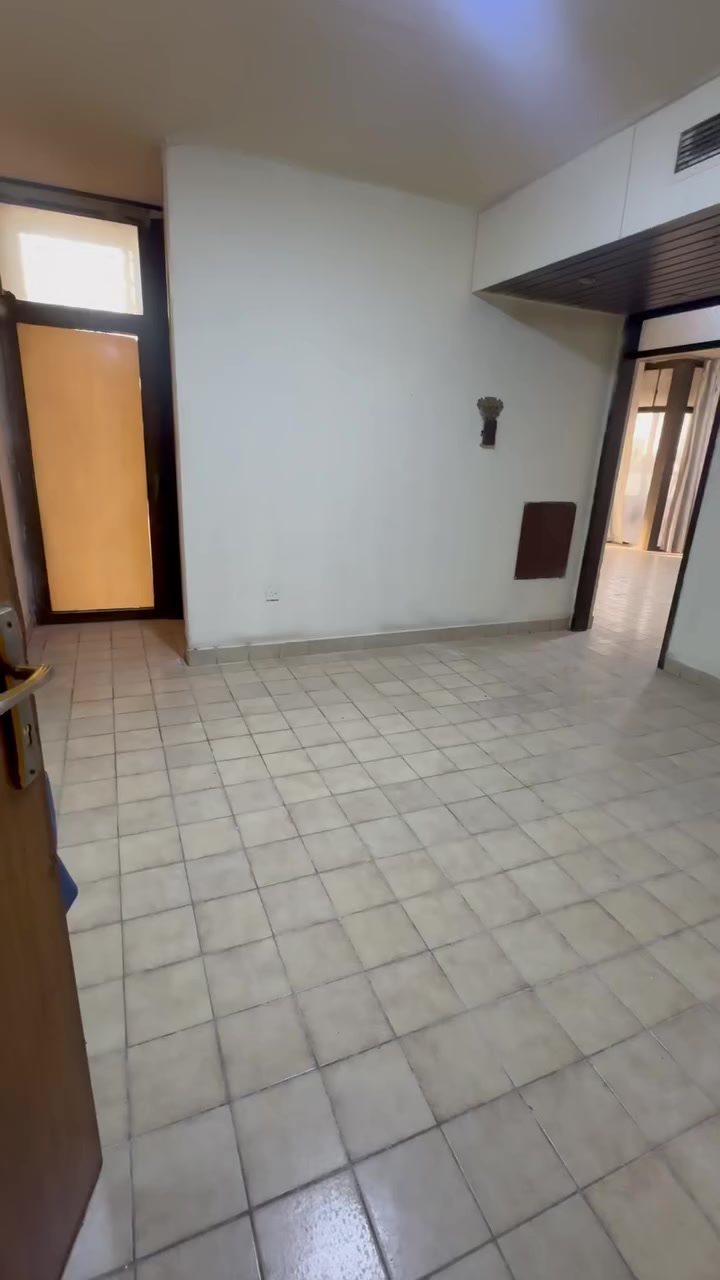 شقة للايجار بالعمارات الهولندية. ع ٧٩ ط ٤ ش ١
للاستفسار الاتصال عالرقم. 

0770 582 4614
