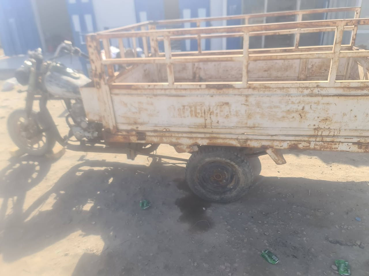 ستوتة كلك شاصي بي خياس جهة وحدة
متروكة سابقآ مكينة شغالة وناعمة بس ثالث يفلت وبيهة دخان
سعر ٣٥٠ وبيهة مجال حك جية مكاني بين الرميثة والحمزة على سياحي مامتواجد خاص تصال فقط 
 قمي ***********
