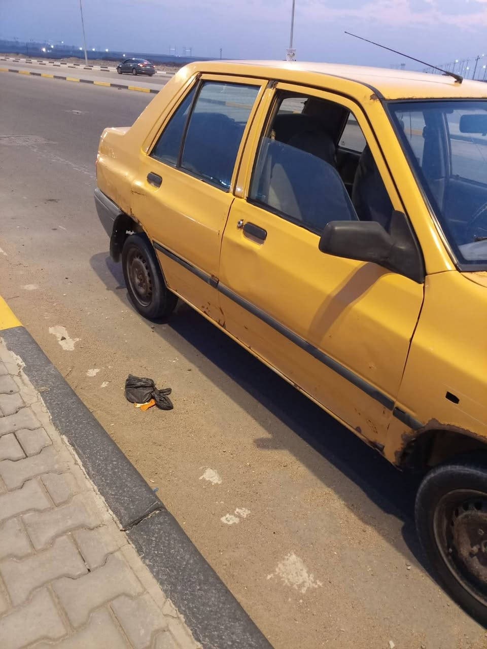 سلام عليكم.   سايبه نضيفه.  2015
سنويه منتهيه.  رقم بصره.  تحويل مباشر.   17. وبيه  مجال متواجد وتساب.      
***********
