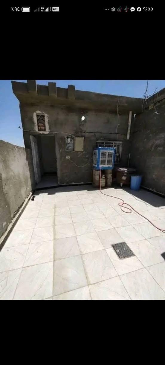 مشتمل مساحه 100متر 
بحي الحكيم بنزله عطوف 
غرفه وهول ومطبخ وستقبال 
سند 25مسجل بلديه 
السقف صب لارضيه سيراميك بيت فارغ حالين جاهز لسكن
السعر مناسب 18وبي مال *********** الاستفسار
