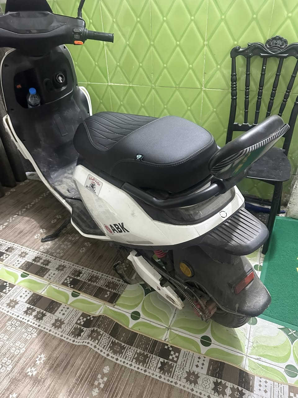 سلام عليكم
دراجه همر أباجي رياضي

الدراجه استخدام قليل

فول مواصفات
مثبت سرعة
السرعه 80 حقيقه 
تمشيك 75 كيلو بل شحنه
ملف قوي3000 واط ميه بل ميه
زينون عالي ناصي
اشاير يمنه يسره 
دبل إشاره 
3 سرع
لد جانبي
بريك نصام اي بي اس 

اخذتها ب مليون و ميتين

السعر 850

بغداد الجديدة 
*********** او خاص
