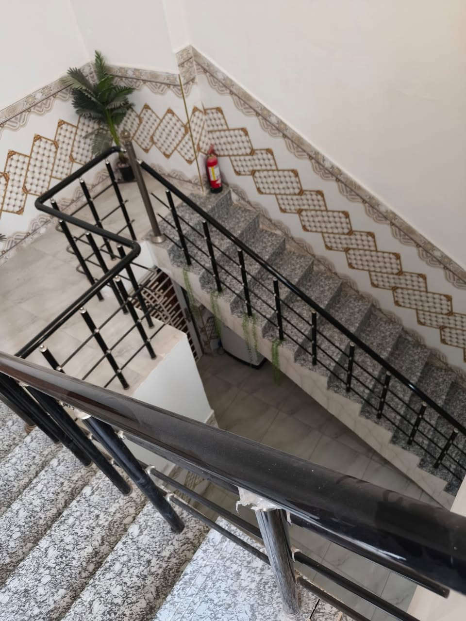 دار للبيع حي النفط الزراعي 200 متر ثاني بيت عن التبليط موقع مميز وسعر حلو***********
