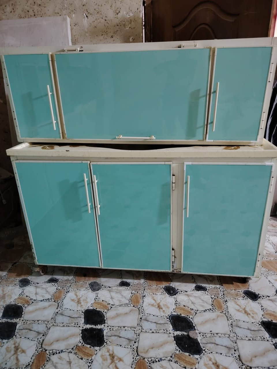 كاونتر تزكام ثلاث امتار والسنكي مرمر متر ونص مع ملحق متر ونص
 جروخ كله الشراي يتصل ***********
*********** العنوان الديوانية @الجميع
