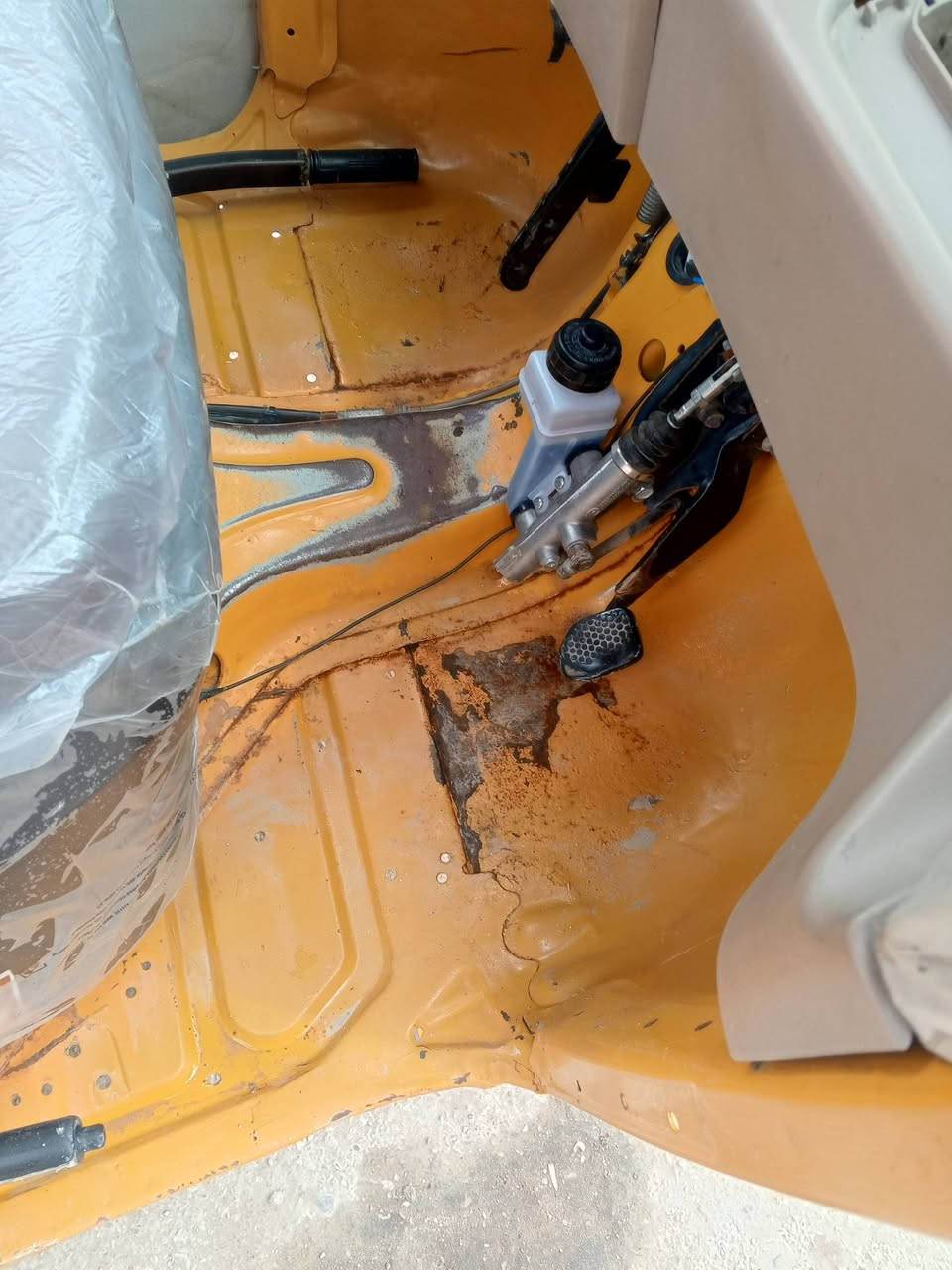 سلام عليكم
تكتك..موديل 21
رقم..واسط 
العنوان.. كوت نعمانية 
التكتك تجفيت جديد شركة 
السعر 7100
رقم الهاتف ***********
التكتك بيها رشه صبغ بسيط بلغد او بيها ضربه يم البك لايت الايسر موضح بالصورة مامعمر
