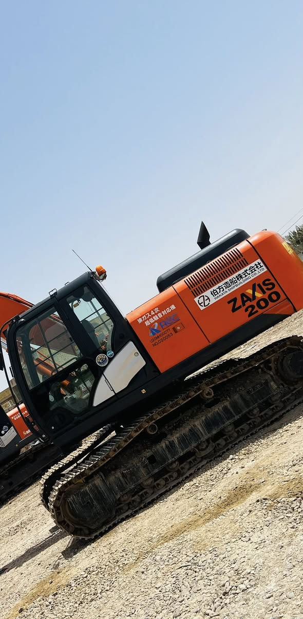 حفاره B5 موديل 2019 مكفوله كفاله عامه للتواصل ***********
