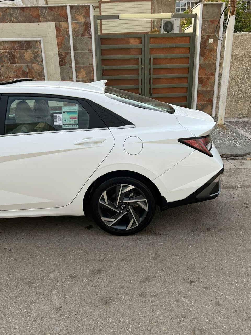 السلام عليكم 
النترا 2024 خليجي كوري اصلي بوضع الزيرو جديده بمعنه الكلمه مكفوله كفاله من الصبغ والبارد والشخوط والتكحيل وكلشي جكه مابيهه حته دعاميات كفاله من كلشي  زيرو جديده
ماشيه 11 حقيقي وعل فحص فابلون شركه بعده عل بنيد وعل قماره وجنطه شرط اصلي لزكات لشركه ونايلون شركه بعده بيهه 
سبير ولعد بعدهم مانزلات كتلوكات شركه وبصمه لاخ بعدهه مامفتوحه مكينه وكير بلاد وضع شركه صدر امامي وخلفي وضع شركه ترايه شرط زيرو سياره جديده بمعنه الكلمه مواصفات 
فتحه طكتين 
بصمه تشغيل 
بصمه ابواب 
تشغيل عن بعدً
شاشه دجتل ألوان 
مري شفط 
يدات ترحيب 
مري ترحيب 
لايت عدسات كامله 
بكلايت لد متصل 
خمسه ويل كب 17 
شاشه وكامره
خلفي وحساس امامي 
وخلفي 
تبريد قطعتين 
دبل تحكم ستيرن
3 انضمام قياده 
عادي وسبورت 
ورنومان 
ايكو اقتصاد بانزين ومانع انزلاق 
مكينه 2000 دوش لمرغوب 
سياره كوري اصلي فول رقم بغداد دولي جديد بسمي هزه جديده اتصال *********** مكاني بغداد
