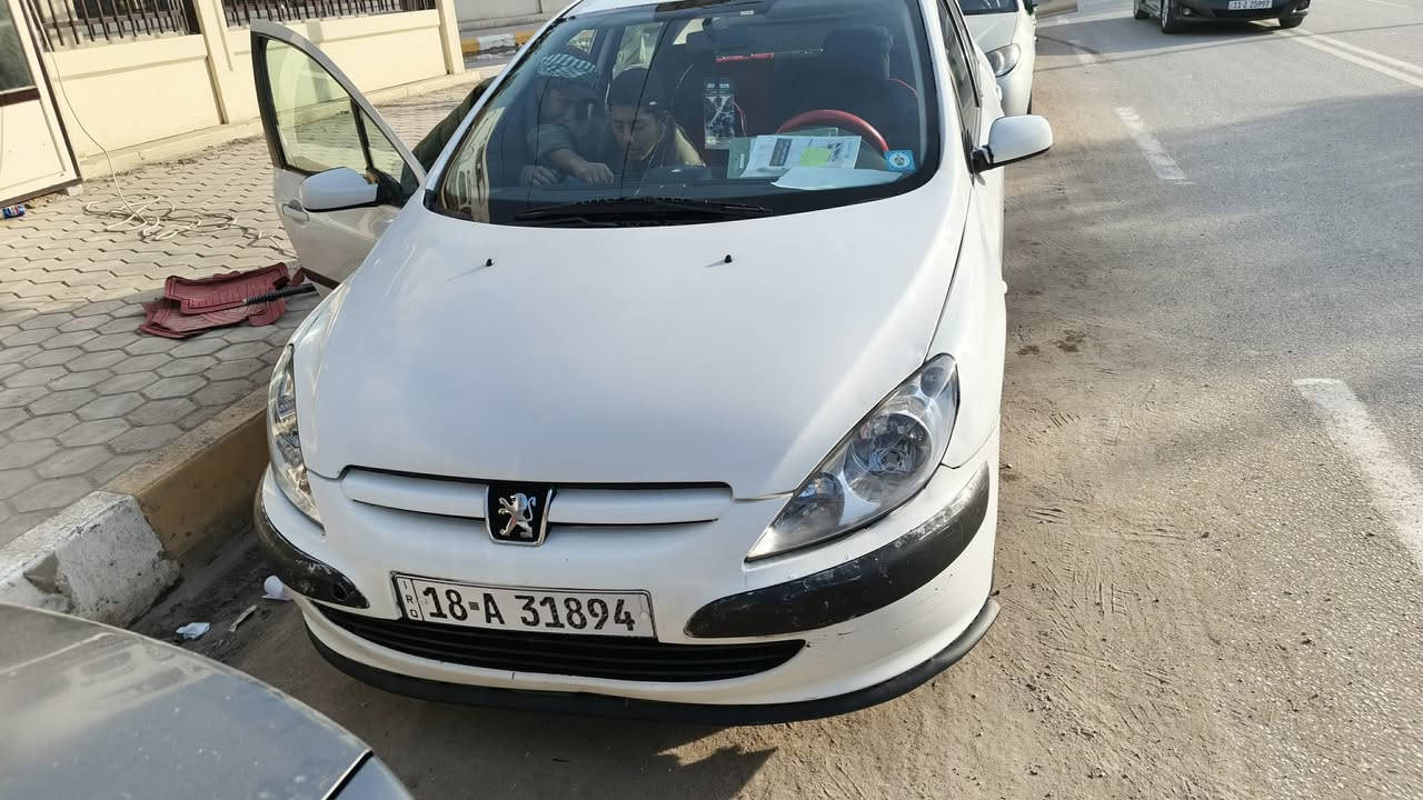 بيجو ٣٠٧ موديل ٢٠٠٥ كير ومكينه خير من الله تبريد شغال  السعر ٥١ وبيها مجال  ***********
