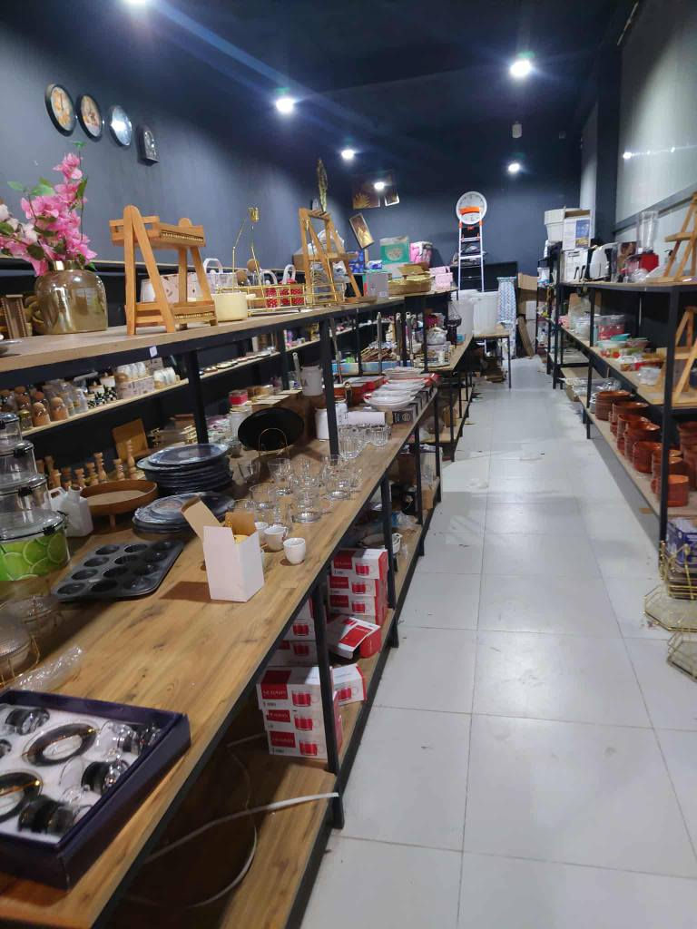 ئەم ڕەفانە بۆ فرۆشتن
سلێمانی
*********** السليمانية, العراق
