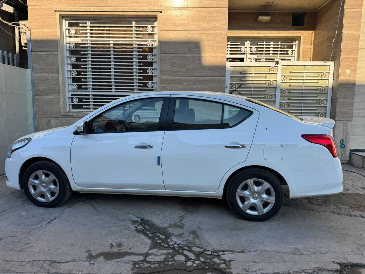 السلام عليكم نيسان سني موديل 2025 ماشيه 9 و700 كيلو السياره بسمي العنوان شارع فلسطين ***********
