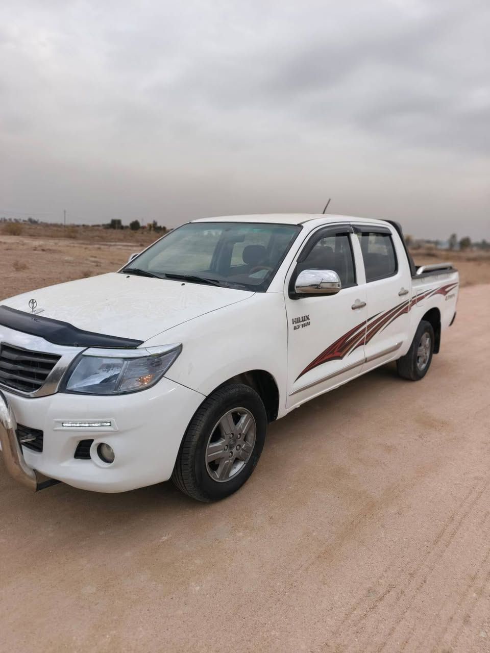 الســلام عليـكم بكم هايلكـس موديل 2014 مكـفـوله كفـاله 
كير وتماتيك محرك وكير وكسن وشاصي مكفول تبريد ثلج حداديه جديده تخم تيرات جداد رقم بصرا مشروع وطني سنويه مجداده مداور ثاني يوم سـعر 192البـيع مسـتعجل 
*********** مكان ناصريه قرب الزيرج
