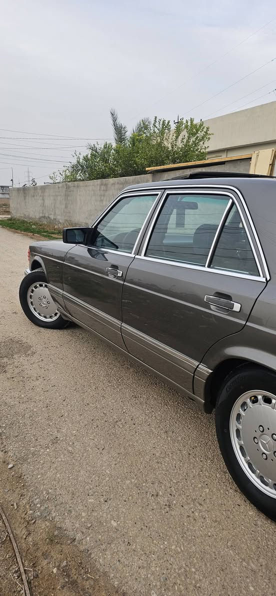 السلام عليكم ورحمة الله وبركاته اخوتي 
للبيع w126
موديل ٩٠ اصل
لغود الشاصي بلاد ممصلح
الطوس الخلفية بلاد ممصلحة
بيها طخة بالخلف خفيفة
٣ قطع صبغ 
غرفة جديدة
مكينة جديدة
تخم تاير جديد
منظومة بنزين مدامة بالكامل
منظومة تبريد فول كمبريسر شبح ٢٠
بردة كهرباء شغالة
سلايد روف شغال
السيارة مال جناي وتفاصيلها ونصبتها حلوة كلش
مكانها ديالى بعقوبة 
رقم الهاتف /  ***********
السعر ١٢٥
