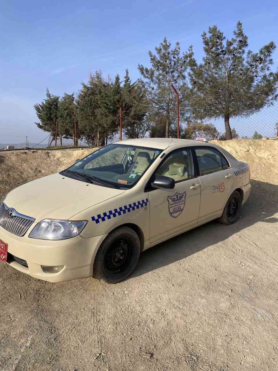 تەکسی کرۆلا
مۆدیل ٢٠٠٦
سەنەوی تازەیە تا مانگی ٥ی ٢٠٢٧
دەعمی نییە تەنها پۆڵیش و قەڵەمکارییەکی پێویستە 
تایە و پاتری تازەیە
گێڕ و مەکینەی بەشەرتی ١٠ فیتەر،مەکینەی لۆکی لەسەرە بە خۆم گۆڕیومە و بەشەرتی ئەوە ئەیفرۆشم ٧هەزار لەسەری بڕۆیت ڕۆن کەم نەکات، نزئکی ٢ ساڵە لای خۆمە و سەیارەی مەعرەز نییە.
ساردی و گەرمی بەشەرت کۆمپرێسەری ئەوروپی دەرەجەیەکم خستۆتە سەری تەنها غازی ئەوێت بە شەرت.
بە شەرتی تەحویل و غەرامە و بڕاوە.
لە سلیمانیم نرخیشی ٩٢ گەڵا و معامەلەیەکی برایانەیە.
***********
