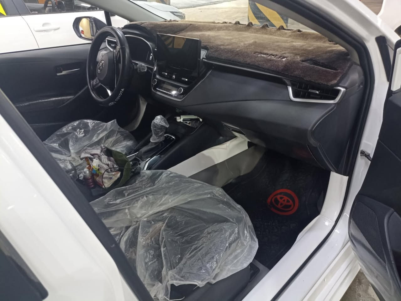 تيوتا كورلا هايبرد 2024 كفاله عامه
رقم بغداد تحويل مباشر 
ماشيه 18
حجم المحرك : 4 سلندر 1800 هايبرد 
المواصفات .. 
بصمة تشغيل وابواب - فتحة سقف
رادار امامي مانع تصادم 
مهاند بريك كهرباء - اوتو هولد
ويل كب - اشاير مري - لايت وكشاف زينون
تبريد قطعتين - شاشه كار بلي - كامره خلفيه مكاني بغداد نهايته حي الجهاد اخوان اني مكلف با النشر صاحبه السياره هذه رقمه
*********** سعره 150
