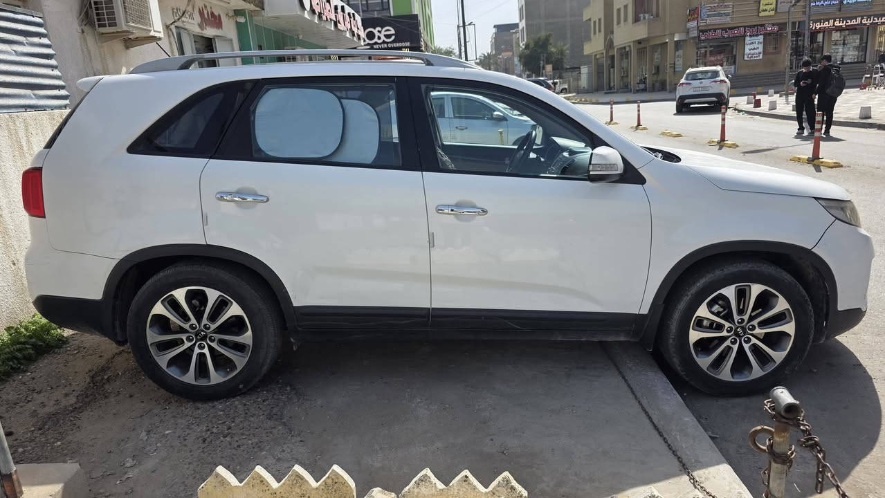 كية سورنتو للبيع موديل 2014 
خليجي السعر 175 وبيه مجال
مكان بغداد دوره
رقم ***********
