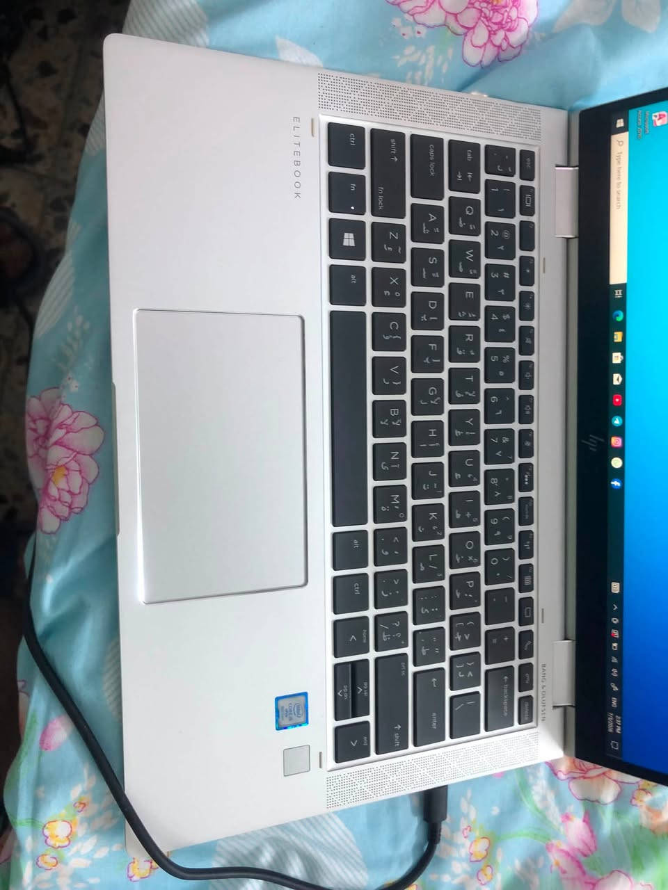 السلام عليكم
لابتوب hp 1030 x360 g3 

كوراي 5 الجيل الثامن 

رام 8 

هارد 256 m.2 

شاشه 14 full hd 

مشكلتهه اللمس متوقف ✅

الي تخدمه ينطيني سعر واني خادم 

بغداد المشتل 
***********
