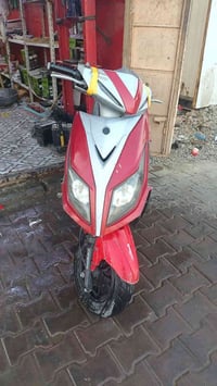 دراجه لبيع نوع سيام ياباني مكينه 150ccالسعر 300وبيه مجال عوزه بس كفرات...