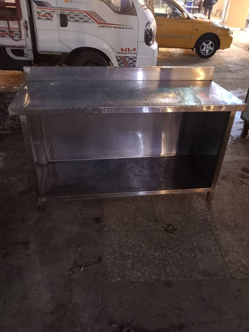 سلام عليكم عندي هاي الأغراض للبيع محل كامل للبيع مال داطلي العنوان بغداد شعب الستفسار على هاذ رقم ***********
