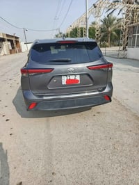 هايلندر ٢٣ XLE فتحه جلد كهرباء شاشه كبيره تبديل جاملغ يمين  بنيد ما مف...