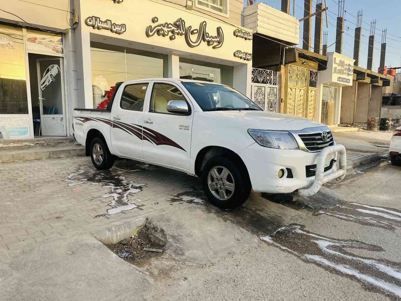 سلام عليكم البيع تويوتا هايلوكس ٢٠١٤  مكفوله صبغ وتبديل رقم مثنى  كير مكينه كفاله سعر السياره ١٨٣ مكان السياره السماوه اي استفسار انتصل ***********
