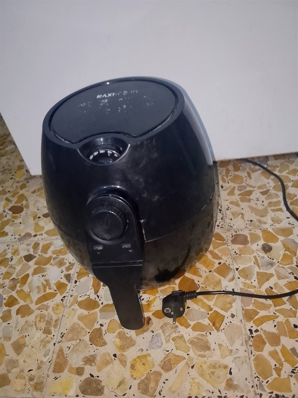 اغراض للبيع ابيعهن كلهن قيموهن بل يرضي الله وبعد عندي نواعم الاستفسار عله الرقم ***********
