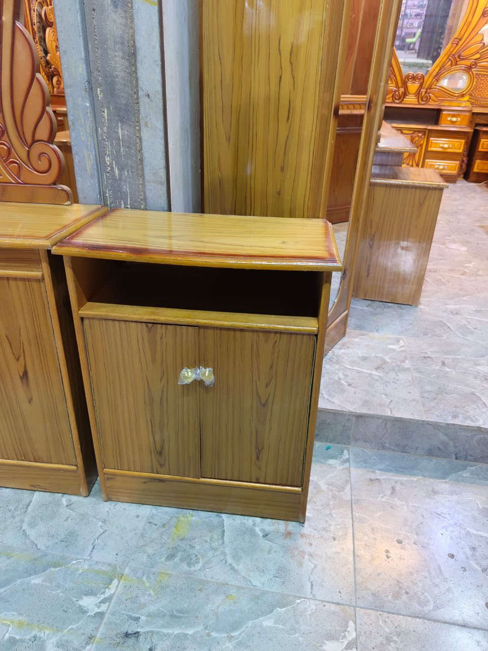 السلام عليكم غرفة عراقي مستعمل نظيفة جدا 
السعر 650 
شد ونقل داخل بغداد مجاناً 
للتواصل *********** واتساب
