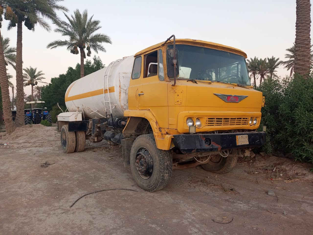 للبيع هينو محرك سكانيه 112 جاهز حموله 16الف لتر الشفاطه مالته شقاله السعر 8ملايين تحويل موجود يستلم حصه كاز للاستفسار اتصل ***********
