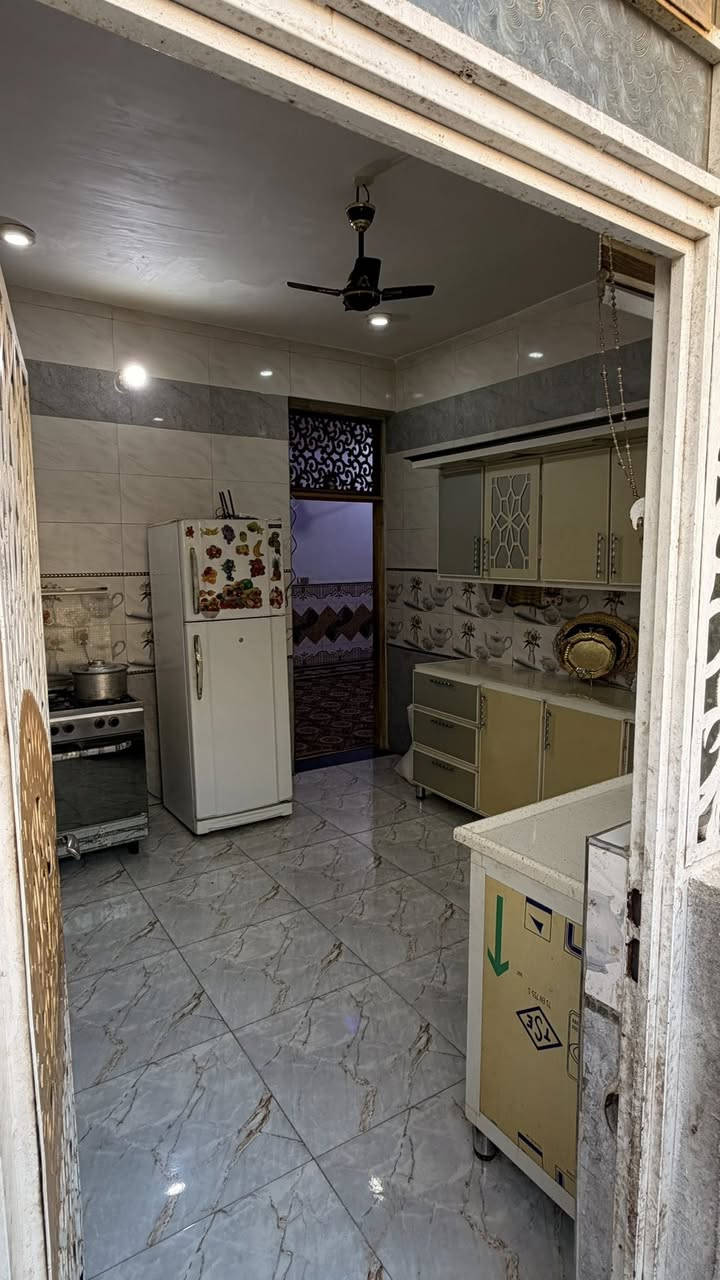 بسم الله الرحمن الرحيم 
يعلن مكتب الرنين للعقارات عن توفير 
(دار زراعي للبيع اصلاح زراعي مكاتبه فقط )
📌العنوان في ارض ابو مكي 
📌المساحه الكليه للدار ١٦٠ متر 
📌بناء نظيف درجه اولى بناء بلوك والسقف صب مسلح 
يحتوي على طابقين 
الطابق الاول 
استقبال 
صاله 
مطبخ 
غرفتين نوم 
صحيات داخليه وخارجيه 
الطابق الثاني 
غرفة نوم 
بيتونه 
السعر ٥٠ مليون قابل للتفاوض 
للاستفسار والطلب زيارة مكتب الرنين او الاتصال 
***********/مرتضى
