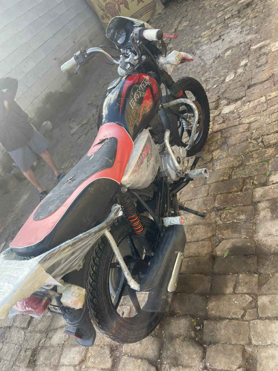 سلام عليكم دراجه بوكسر البيع 2023 دوات بدون وراق ميسان العزير ‏‪0781 380 0786‬‏
