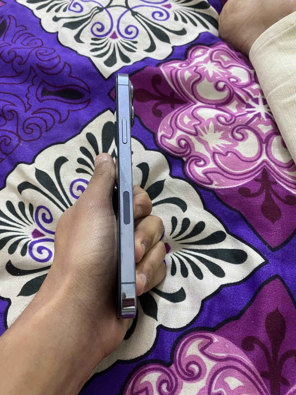 السلام عليكم للبيع 13 برو ماكس لون بحري الجهاز الشاشه ماته وكفت وضايع أي كلود فقط ليخدم يجي هذه رقمي ويدلل *********** سعره مناسب أبيع مال مستعجل
