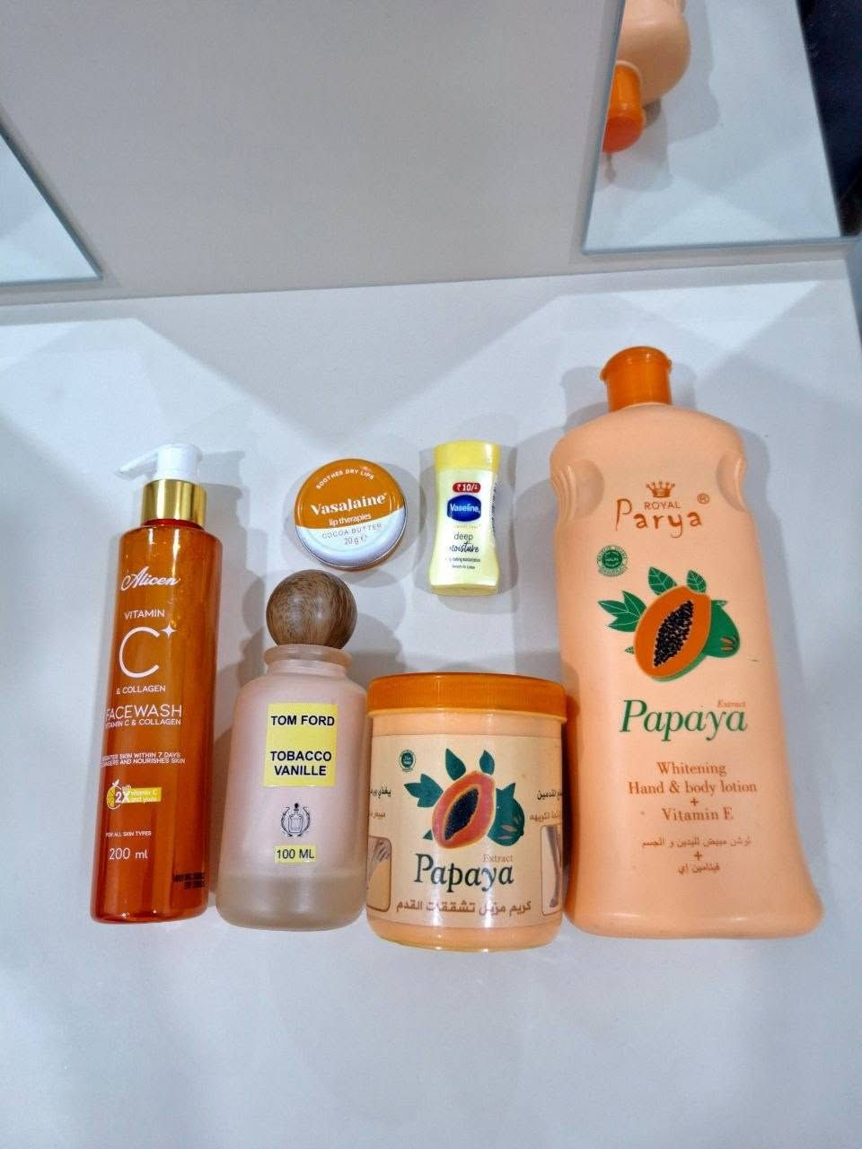 عـࢪض الأورنج الصيفي 🫧⋆🧡⋆𐙚
منتجات للـبـشرة راح تدمنيهم 😭🫶🏻☁

🧡 غسول فيتامين سي لجميع انوا؏ الـبشرة ينظف بعمق بدون ميجفف.. 

🧡 لوشن فازلين للشفايف لونة شفاف
يخلصج من التشققات ويخلي شفتج مترطبة وناعمة 🫦

🧡 كريم البابايا للقدم انسي التشققات 
يرطب اقدامج ويخليها زبـدة 🥹

🧡 لوشن فازلين حجم الميني تاخذي وياج بلجنطة وين ماترحين ترطيب وعطر فواح. 

🧡 عطر المسكك من توم فورد انثويي
للشعر والجسم 💕🧁

سعـر الـعرض  :......... 
الـتوصيل لـبغداد  وللـمحافظات


**إذا كنت صاحب هذا الإعلان وتريد حذفه لأي سبب، رجاءا أرسل رسالة إلى الدعم الفني**