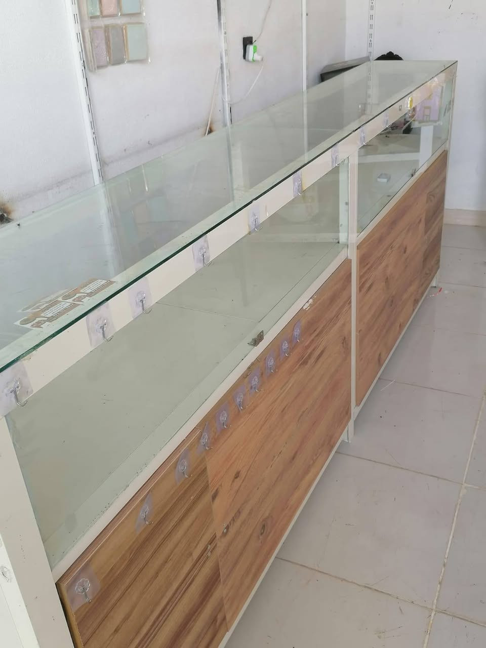 اغراض محل حلويات للبيع مستعجل
براد كيك

جهاز ايسكريم

3كونترات جام خان

2طاوله وكراسي

***********
